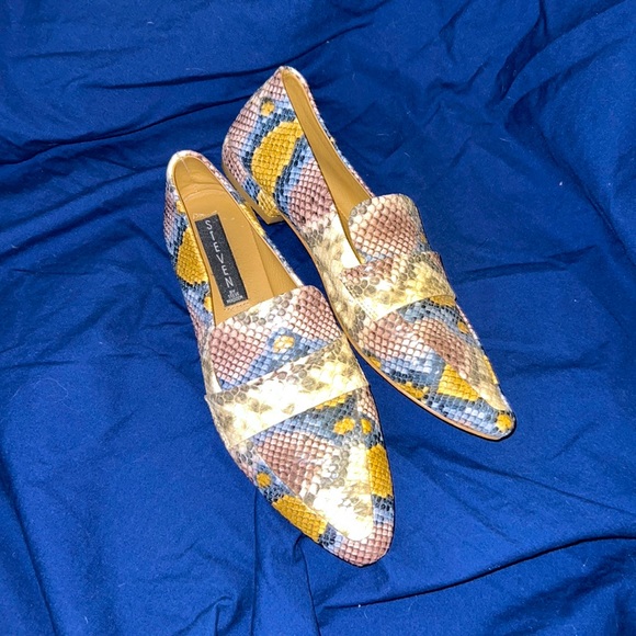 Steve Madden Shoes - Snake print Steve Madden loafers pointed toe